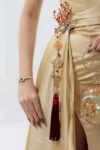 DJW-202300099-Oriental-Art-Bangle-18k-Yellow-Gold-Emerald