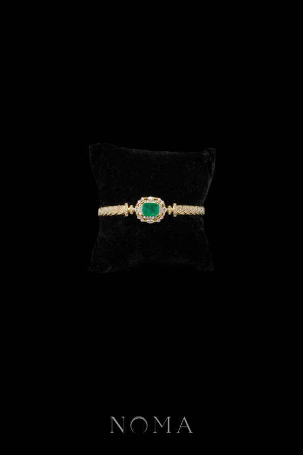 DJW-202300099-Oriental-Art-Bangle-18k-Yellow-Gold-Emerald