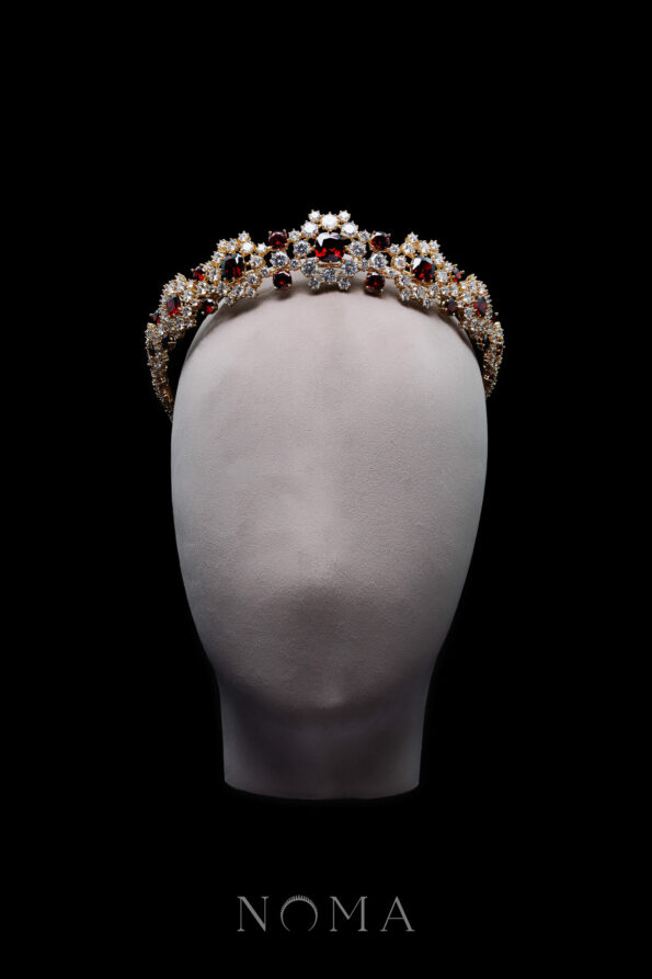 WDC-201900004-Cushion-Cut-Crown-18k-Yellow-Gold-Ruby