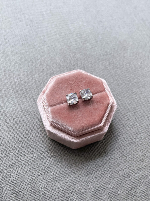 DJW-202100046-Cushion-175-ct-Solitaire-Earrings-Rhodium-White-Gold-White-Diamond-1