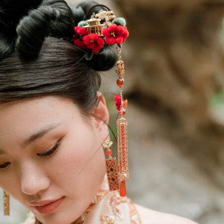 VA Silken Palace Scenery Wooden Hairpin - Gold, Red