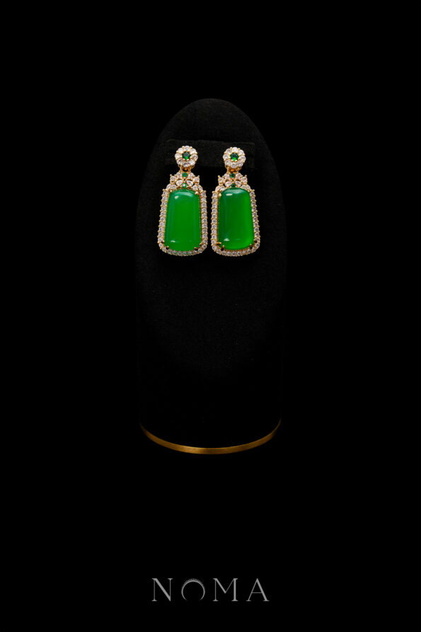 JJW-202100029-Superior-Short-Bar-Jade-Single-Halo-Earrings-18k-Yellow-Gold-Jade