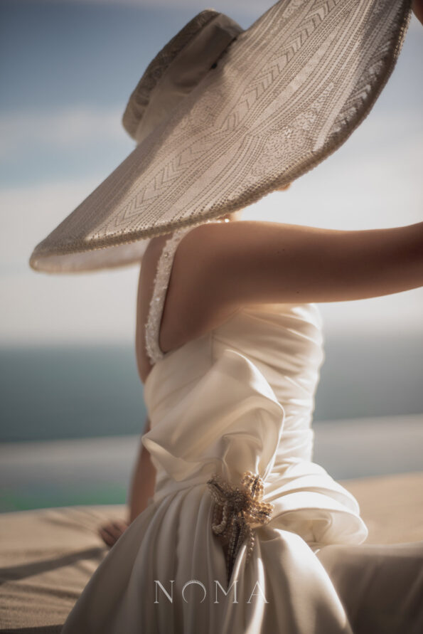 ACC-202300023-Extravagant-Royal-Pearl-Ribbon-Brooch-White-Gold-2