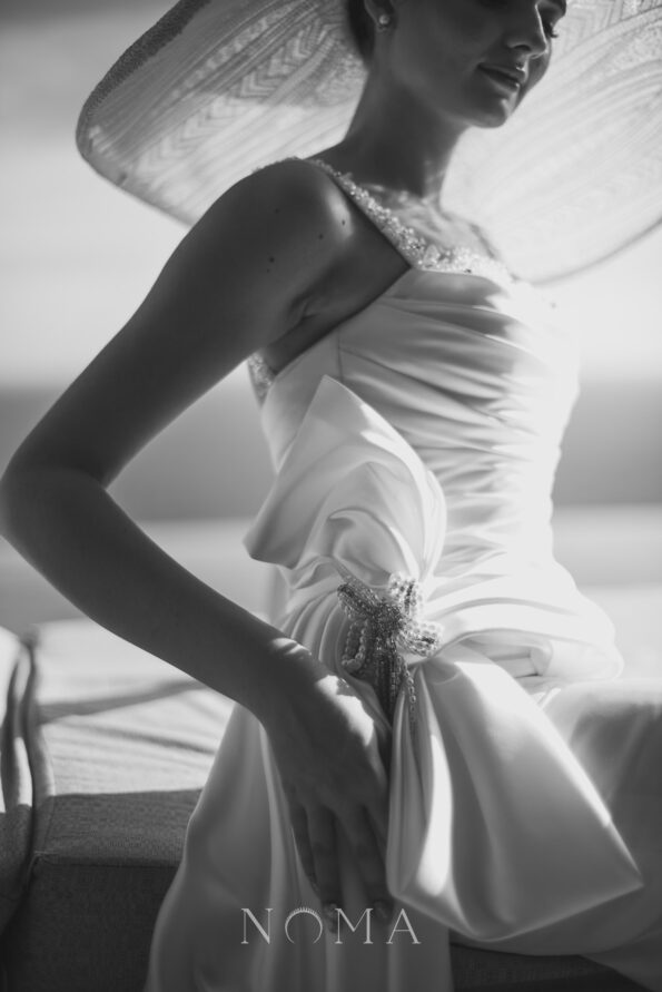 ACC-202300023-Extravagant-Royal-Pearl-Ribbon-Brooch-White-Gold-3