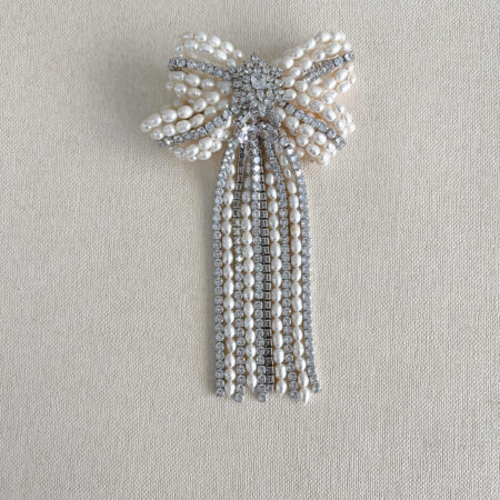 Extravagant Royal Pearl Ribbon Brooch - White Gold