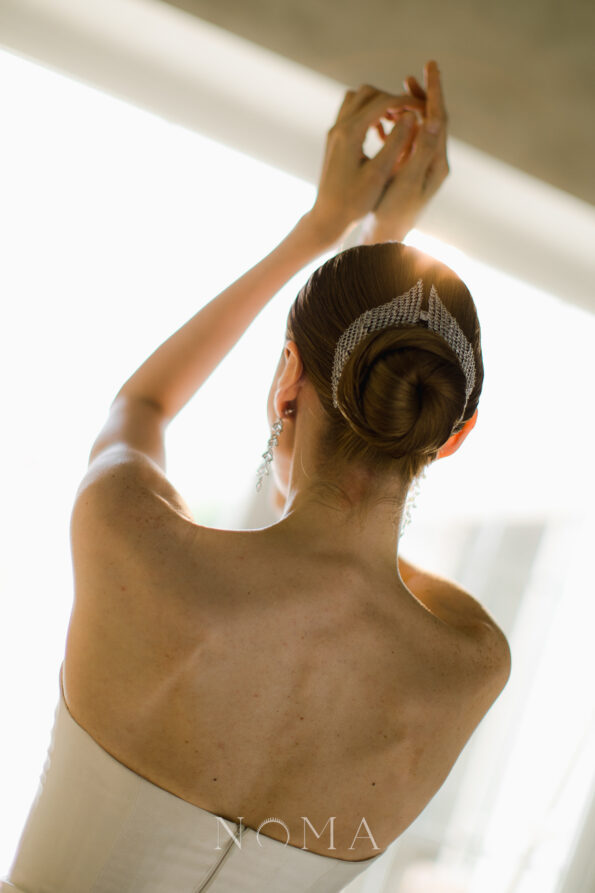 ACC-202300039-Curved-Pyramid-Hairvine-White-Gold-2