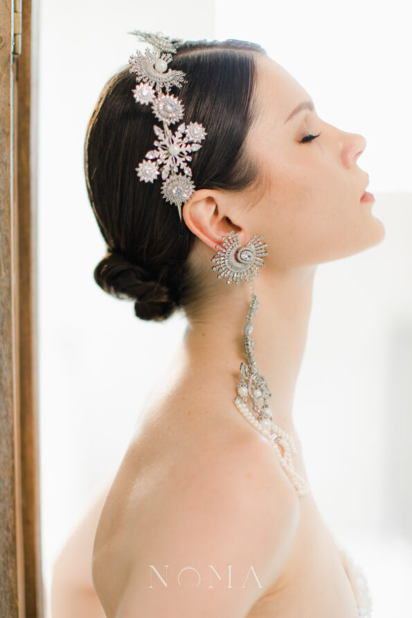 ACC-202300058-Extravagant-Snowflakes-Round-Hairvine-White-Gold-2