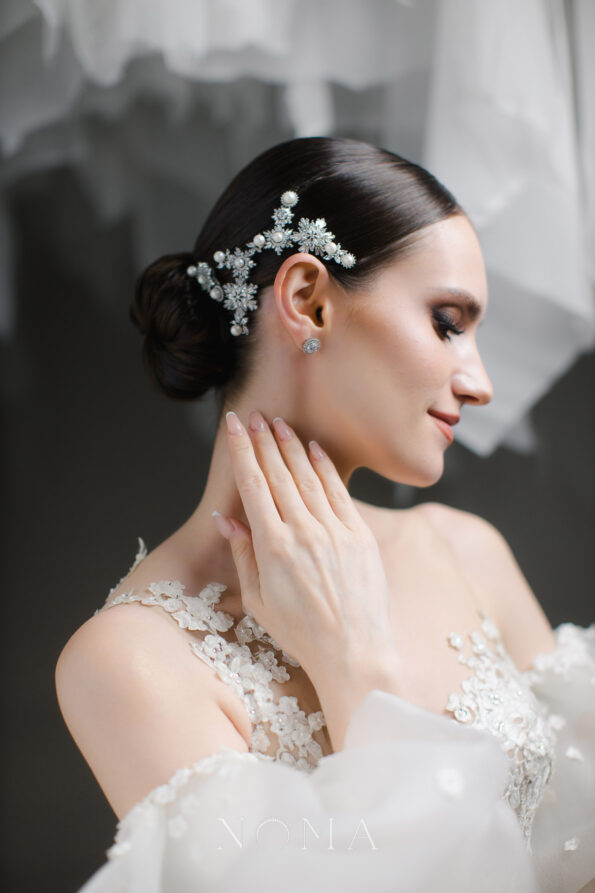 ACC-202400017-Pearly-Snowflakes-Side-Hairvine-or-Brooch-White-Gold-3