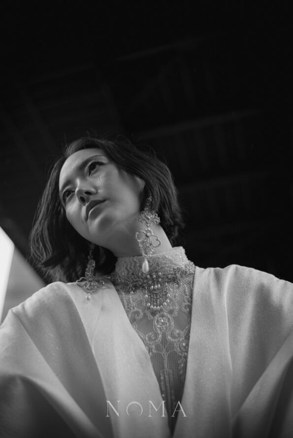 ACC-202400096-Baroque-Ornaments-Earrings-White-Gold-3