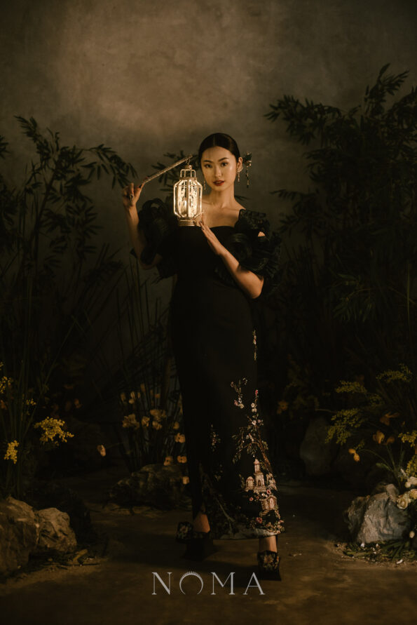 CHN-202300053-Light-Up-Floral-Garden-Lantern-Gold-4