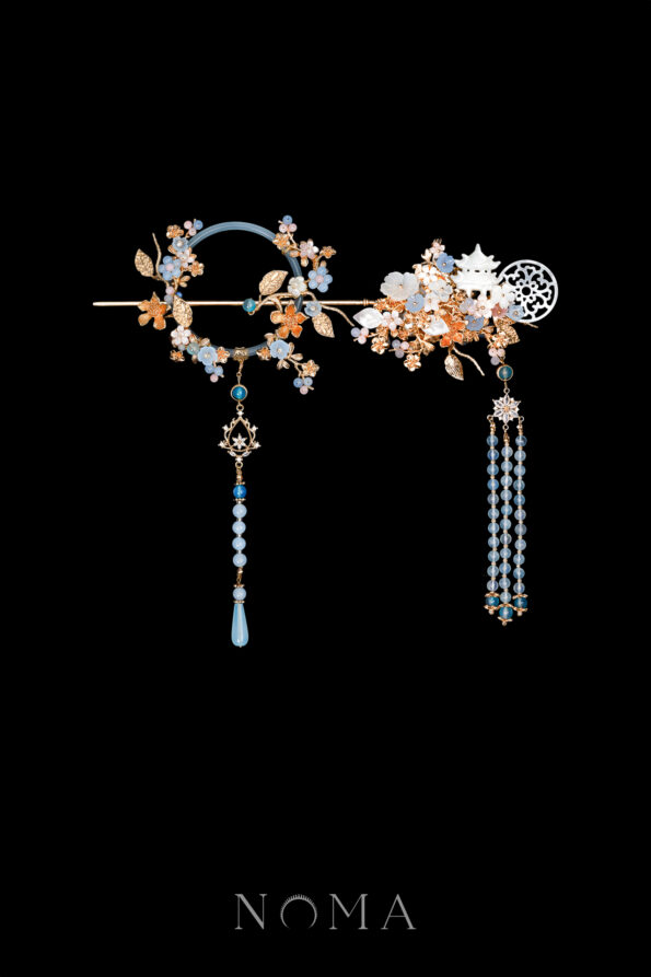 CHN-202400098-Floral-Garden-Knob-Over-the-Moon-Set-Gold-Blue-2-pcs