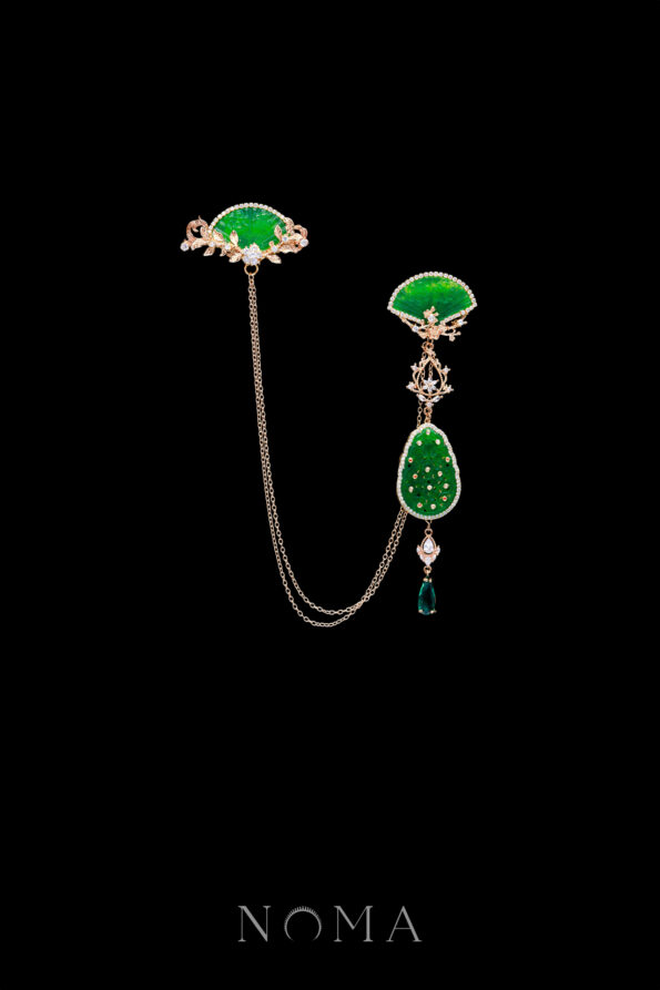 CHN-202400136-Dangling-Jade-Chain-Brooch-Gold-Jade