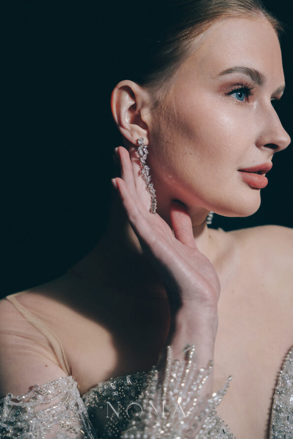 DJW-202300022-Slim-Longing-Chandelier-Earrings-Rhodium-White-Gold-2