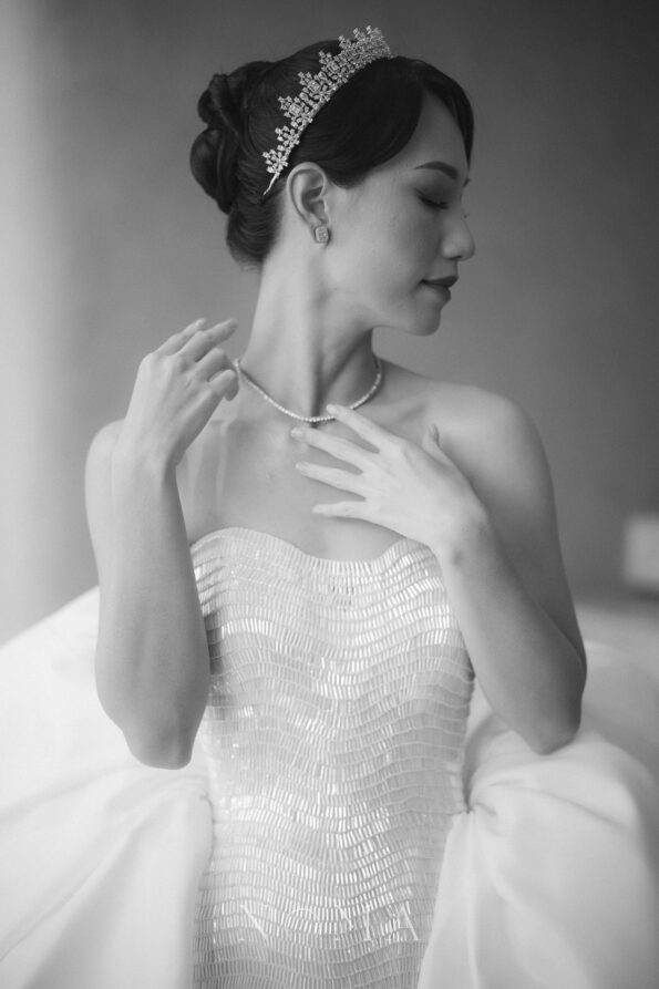 DJW-202400101-Faceted-Rectangle-Stud-Earrings-Rhodium-White-Gold-White-Diamond-1