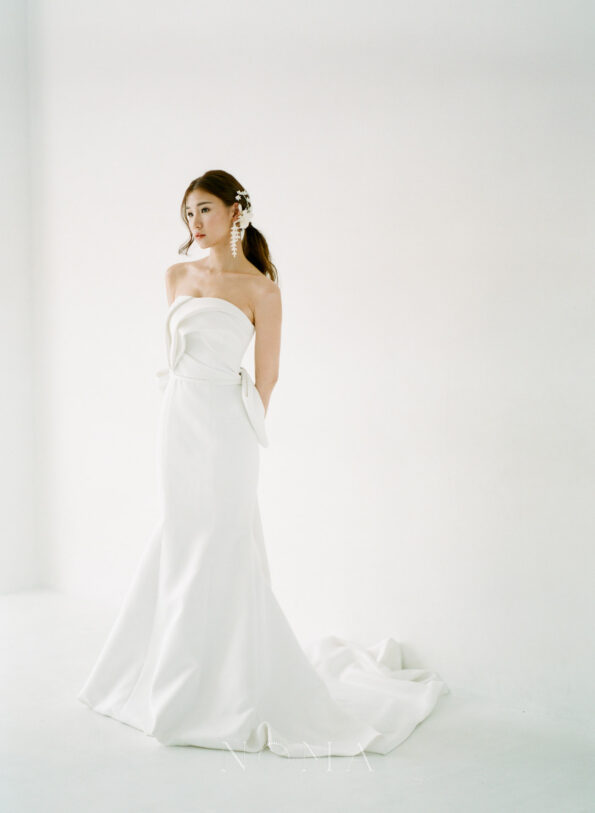 FLR-202100037-SS-Lovely-White-Earpiece-Earring-Pair-White-Silver-White-1-pair-3