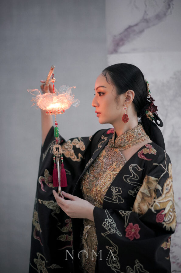 FLR-202500047-LR-Light-The-Way-Lantern-Gold-Transparent-1