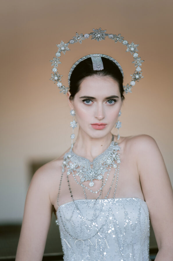 HMC-202300001-Shining-Snowflakes-Vaganza-Crown-Rhodium-White-Gold-White-Pearl-2