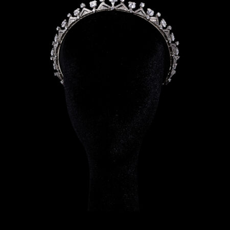 Triangular Crown - Rhodium White Gold