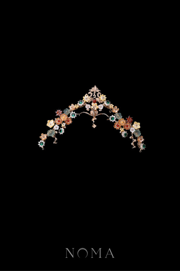 CHN-202300080-Curved-Phoenix-Lotus-Floral-Branches-Hairvine-Gold