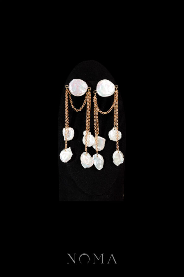 PJW-202400011-Dangling-Chain-Baroque-Pearl-Earrings-18k-Yellow-Gold-White-Pearl