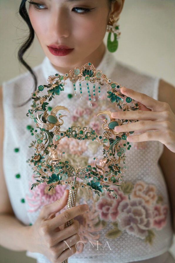 CHN-202600001-Colorful-Crane-Blossom-Lotus-Fan-Gold-Emerald-1