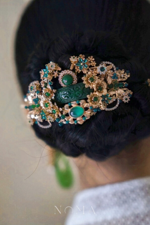 CHN-202600006-Lunar-Deco-Curved-Jade-Middle-Gold-Jade-1